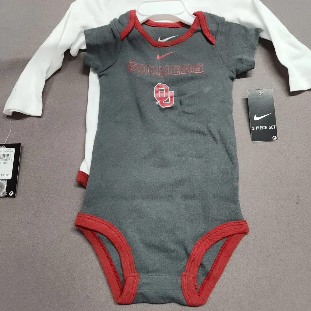 Nike University Oklahoma Sooners Baby Bodysuit Set Romper 24M Red Gray 169